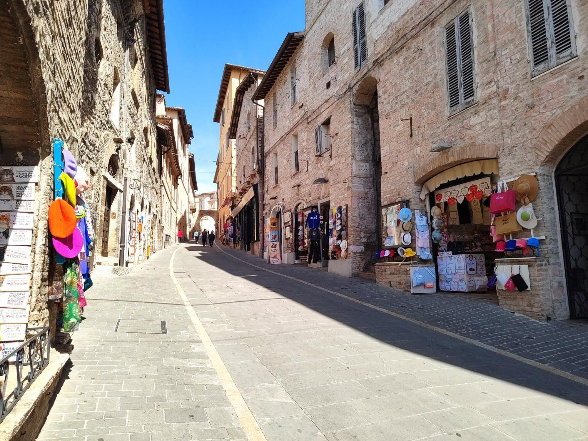 All'Ombra Di San Francesco - Centralissimo - A 110 Mt Dalla Basilica - Myassisisuite, I Dettagli Che Fanno La Differenza Екстер'єр фото